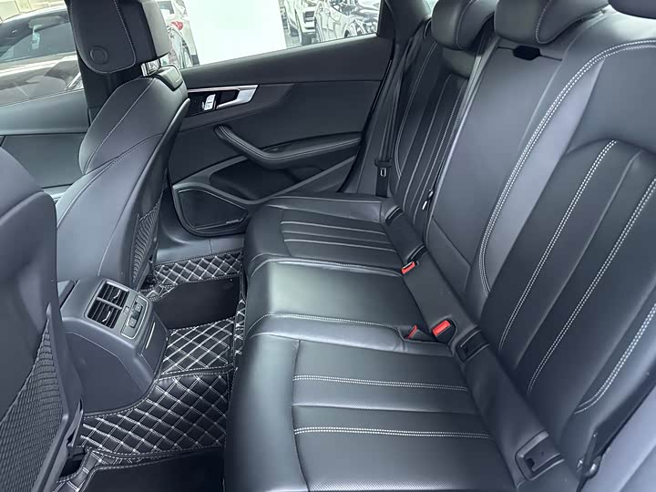 Audi A4L 40 TFSI люкс-динамик — фото 13