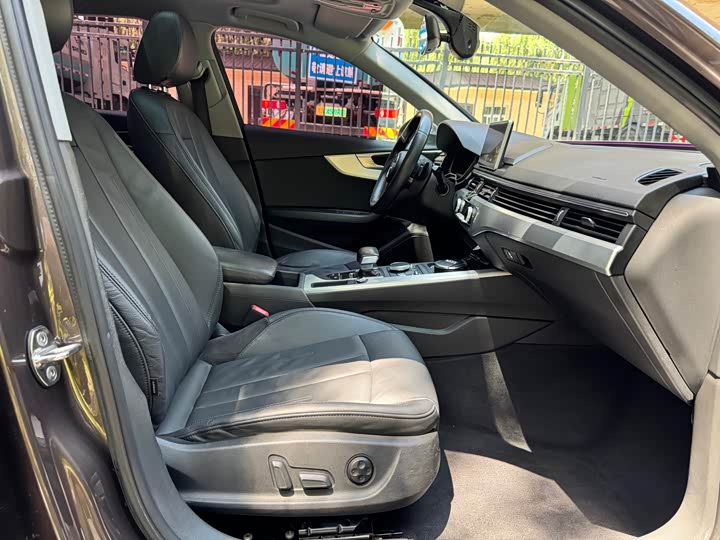 Audi A4L 40 TFSI стиль V — фото 10