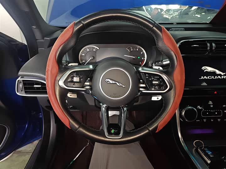 Jaguar XEL 2020 2.0 T 200 PS R-DYNAMIC — фото 11