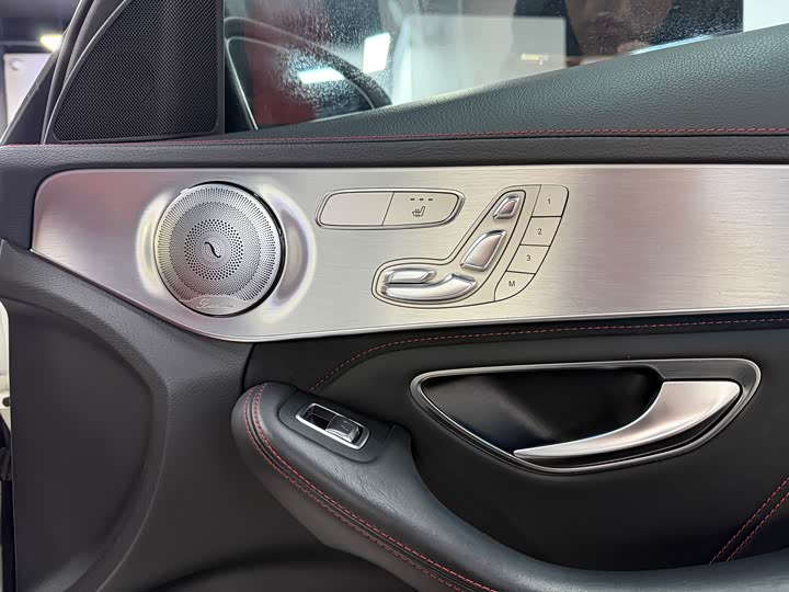 Mercedes-Benz C-Class 2015 AMG C 63 — фото 18