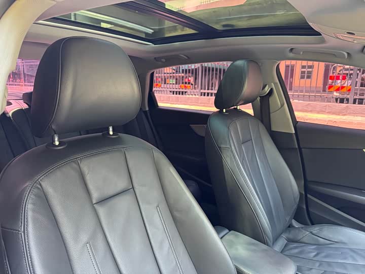 Audi A4L 40 TFSI стиль V — фото 9
