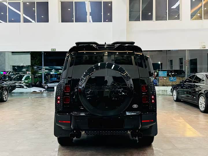 Land Rover Defender — фото 12