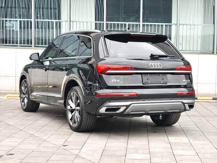 Audi Q7 2023 55 TFSI quattro S line Sport — фото 12