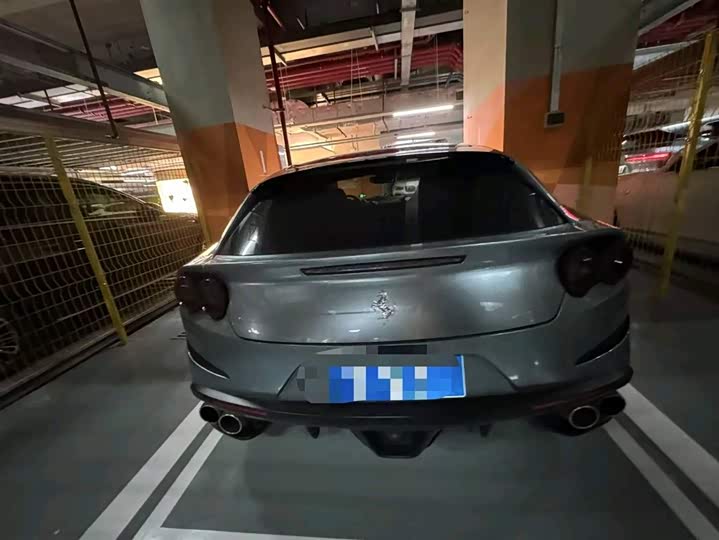 Ferrari GTC4 Lusso 2017 3.9 T V 8 — фото 4