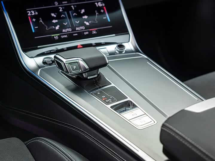 Audi A7L 2024 45 TFSI Luxury — фото 14