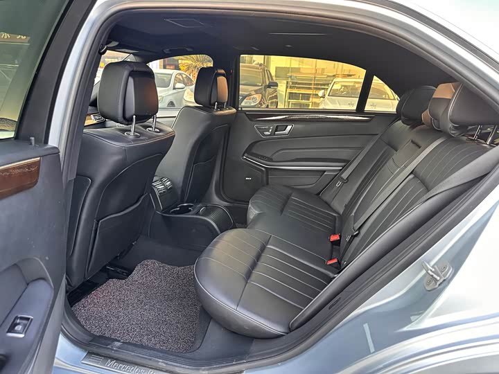 Mercedes-Benz E-Class рестайлинг E 260 L — фото 8
