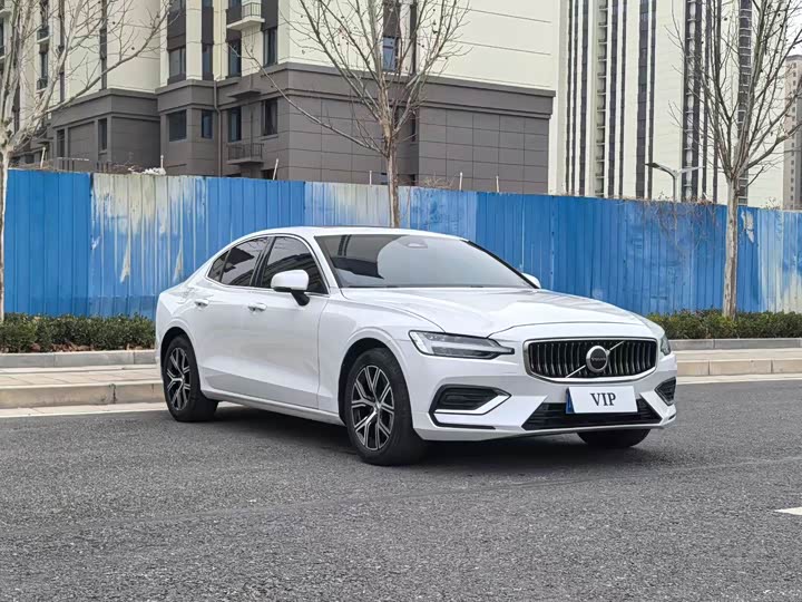 Volvo S60 2025 B 4 — фото 3