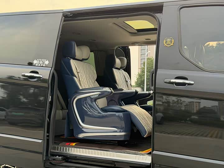 Ford Tourneo — фото 8