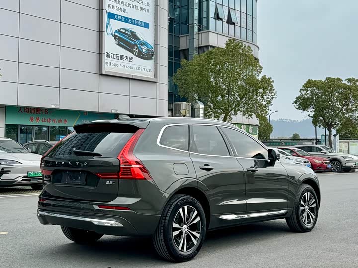 Volvo XC60 2022 B 5 4 WD — фото 10