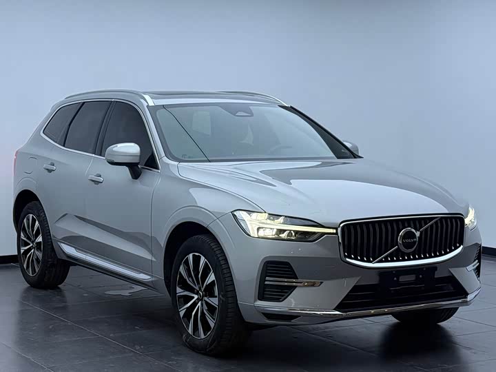 Volvo XC60 2023 B 5 4 WD — фото 3