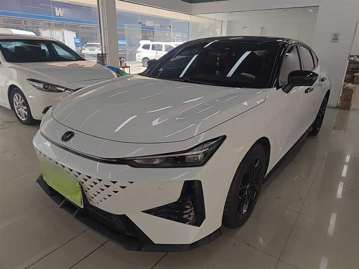 Changan UNI-V 2024 1.5 T — фото 2