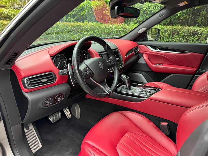 Maserati Levante 2022 3.0 T Modena — фото 6