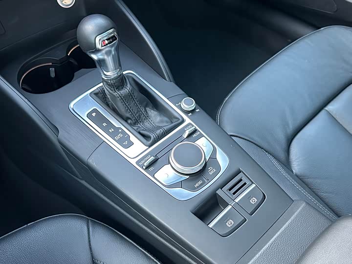 Audi A3 2018 30 Limousine 40 TFSI — фото 9