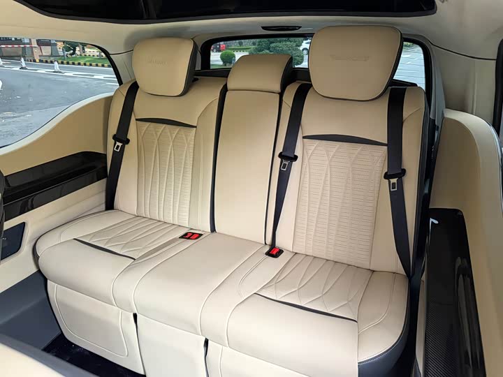 Mercedes-Benz V-Class 2022 V 260 L — фото 17