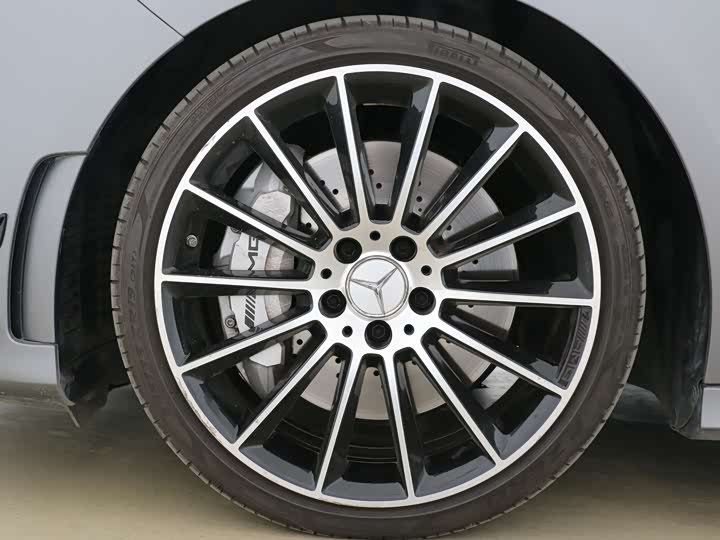 Mercedes-Benz A-Class 2023 AMG A 35 L 4 MATIC — фото 11