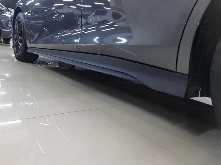 Changan UNI-V 2024 1.5 T Premium — фото 6