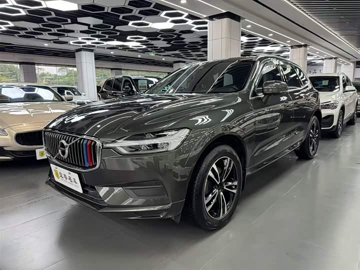 Volvo XC60 2019 T 5 4 WD V — фото 3