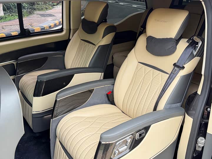 Mercedes-Benz V-Class 2022 V 260 L — фото 10