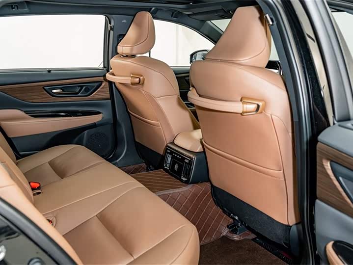Toyota Crown — фото 23