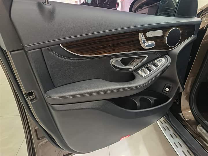 Mercedes-Benz GLC 260 4MATIC люкс — фото 13