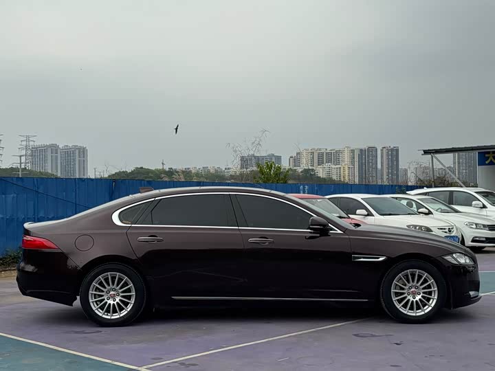 Jaguar XFL 2017 XFL 2.0 T 200 PS — фото 4