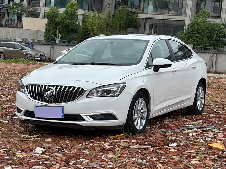 Buick Verano — фото 1