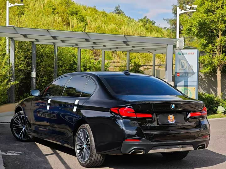 BMW 5-Series 2023 530 Li Leading M — фото 4