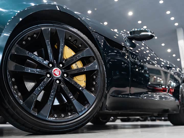 Jaguar F-TYPE 2019 2.0 T — фото 7