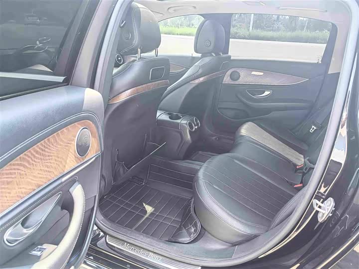 Mercedes-Benz E-Class рестайлинг E 200 L — фото 6