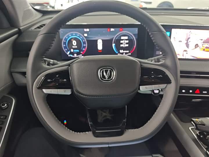 Changan CS75 PLUS 2022 1.5 T ATPremium — фото 11