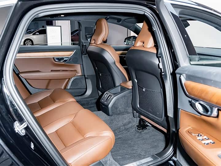 Volvo S90 2025 B 5 — фото 22