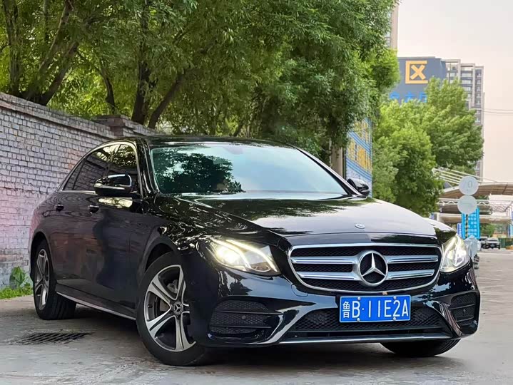 Mercedes-Benz E-Class 2019 E 200 L Sport — фото 3