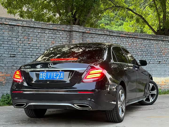 Mercedes-Benz E-Class 2019 E 200 L Sport — фото 9