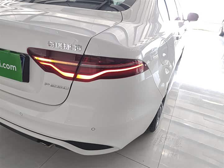 Jaguar XEL 2021 2.0 T 250 PS R-DYNAMIC S — фото 8
