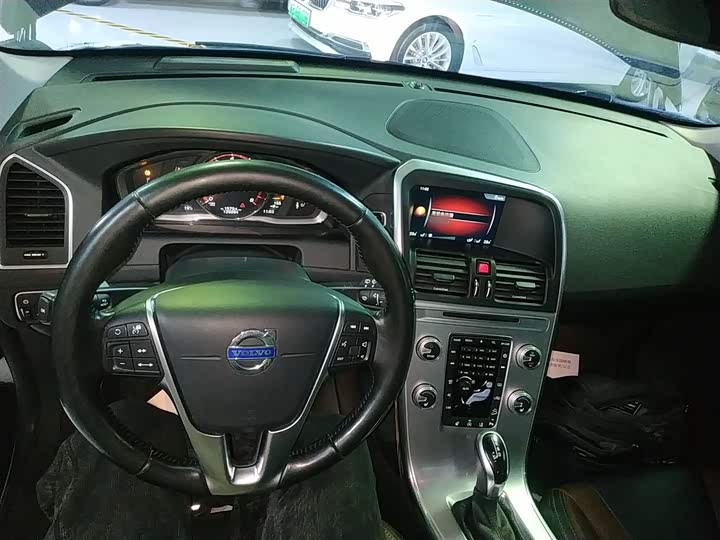 Volvo XC60 2017 T 5 AWD — фото 6