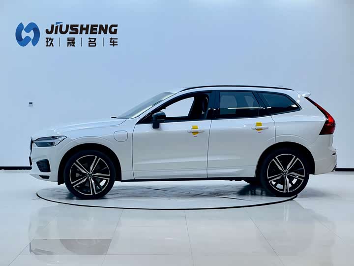 Volvo XC60 Hybrid 2021 T 8 E Hybrid — фото 6