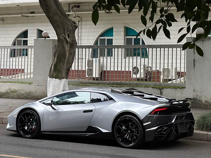 Lamborghini Huracán 2016 Huracán RWD Coupe — фото 4
