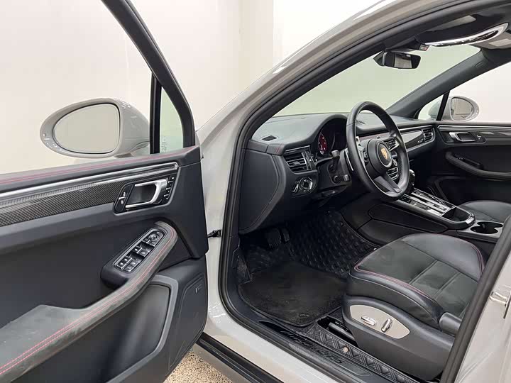 Porsche Macan 2023 Macan GTS 2.9 T — фото 15