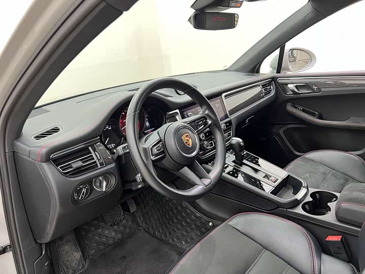 Porsche Macan 2023 Macan GTS 2.9 T — фото 14