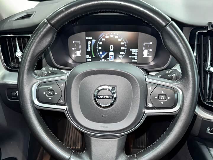 Volvo XC60 2020 T 5 4 WD — фото 22