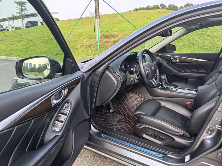 Infiniti Q50L 2015 2.0 T — фото 11