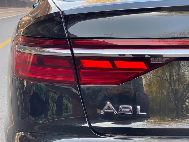 Audi A8 2024 A 8 L 50 TFSI quattro — фото 9