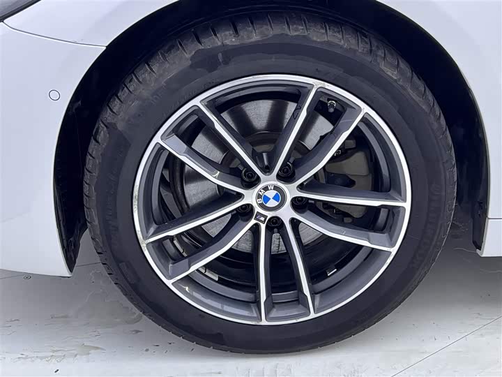 BMW 5-Series 2022 525 Li M — фото 11