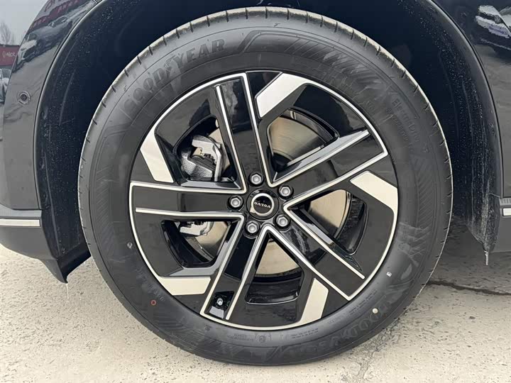 Volvo XC70 Hybrid 2026 2 WD Core — фото 8