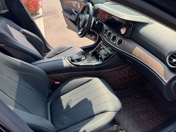 Mercedes-Benz E-Class 2016 E 300 L — фото 13
