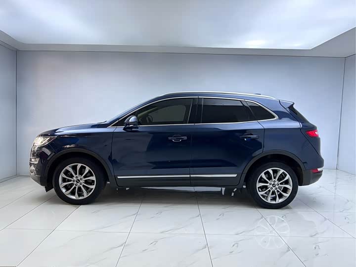 Lincoln MKC 2017 2.0 T 4 WD — фото 4