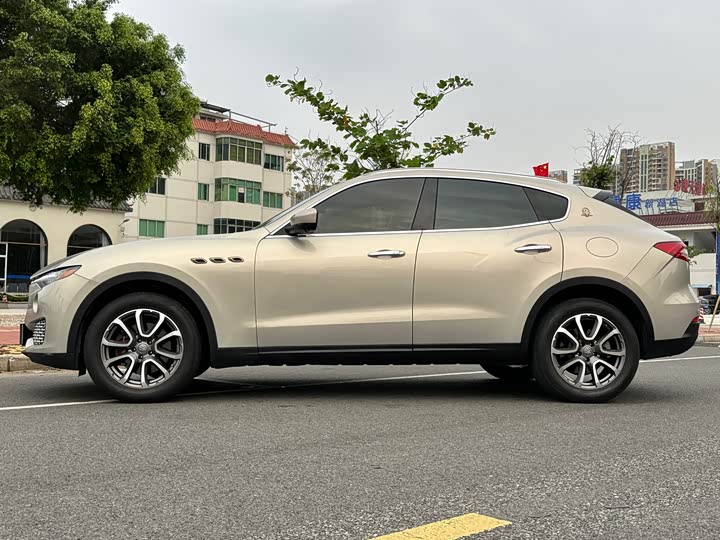 Maserati Levante 2018 3.0 T — фото 13