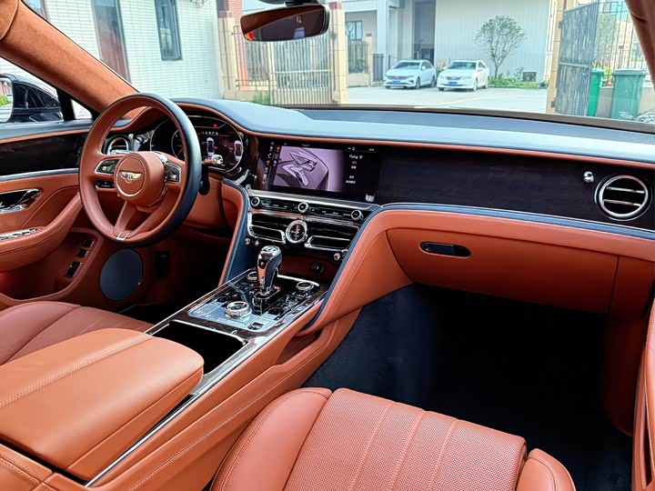 Bentley Flying Spur — фото 8