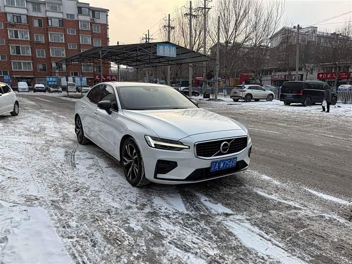 Volvo S60 2020 T 4 — фото 2