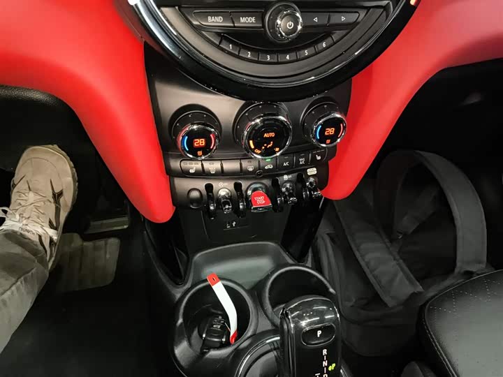 MINI Hatch — фото 12